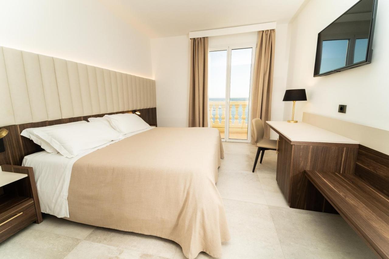 Hotel Falli ปอร์โตเชซาเรโอ ภายนอก รูปภาพ