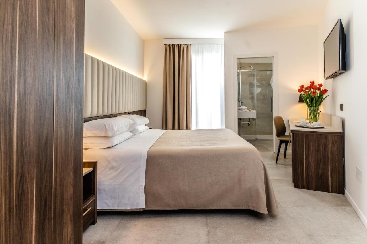 Hotel Falli ปอร์โตเชซาเรโอ ภายนอก รูปภาพ