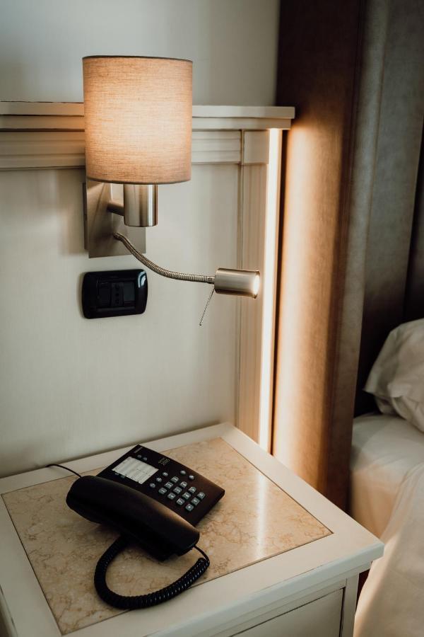 Hotel Falli ปอร์โตเชซาเรโอ ภายนอก รูปภาพ