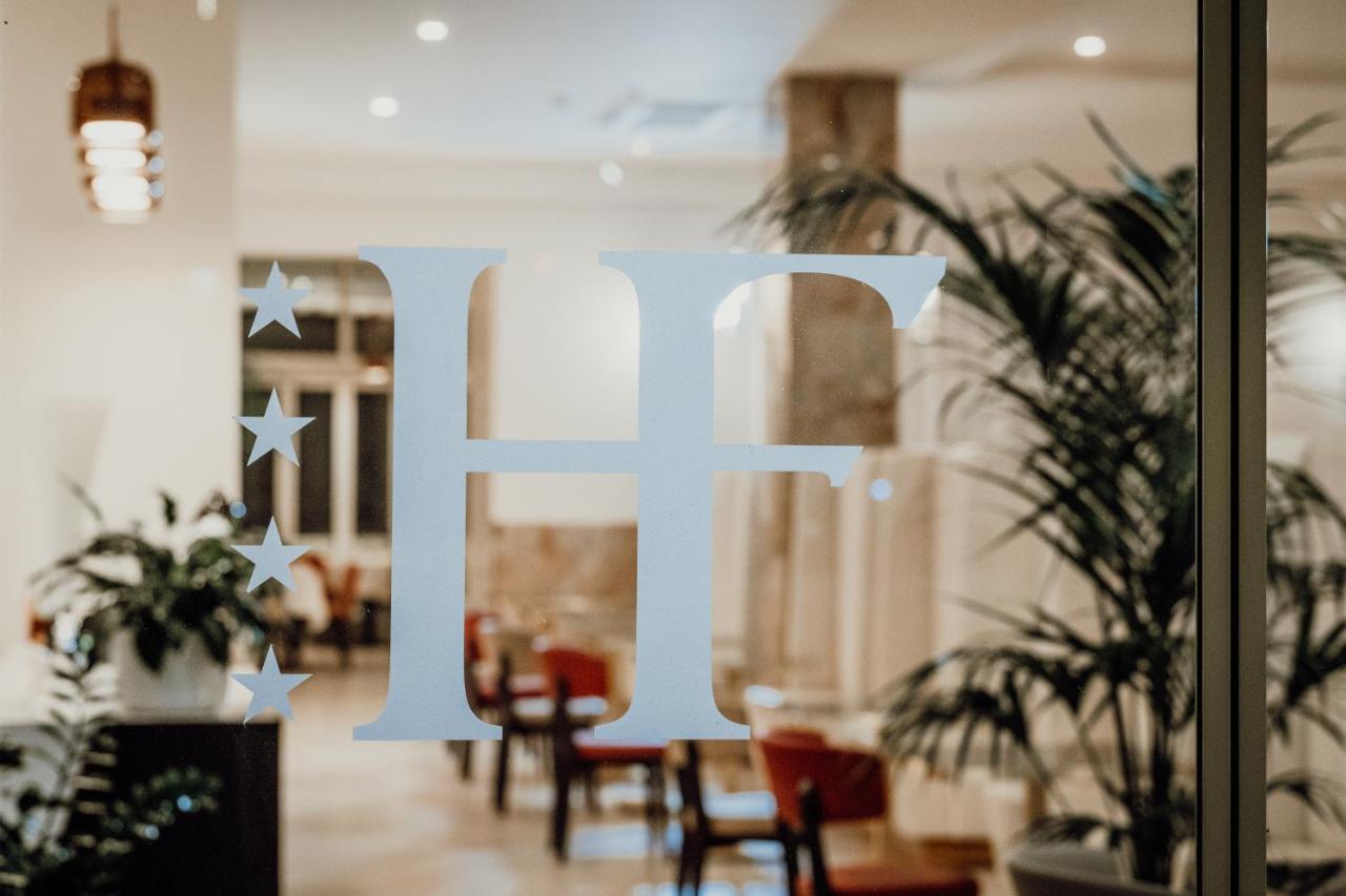 Hotel Falli ปอร์โตเชซาเรโอ ภายนอก รูปภาพ