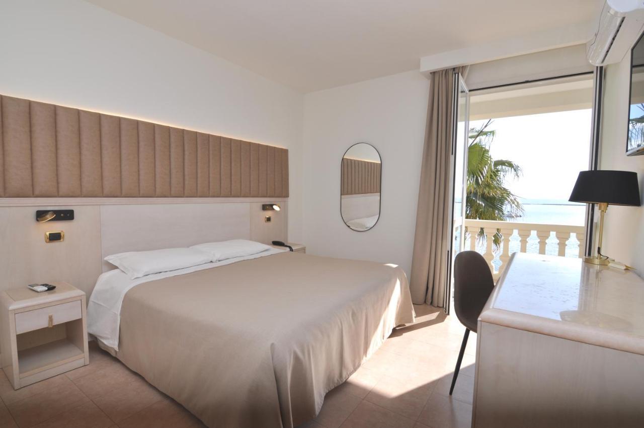 Hotel Falli ปอร์โตเชซาเรโอ ภายนอก รูปภาพ