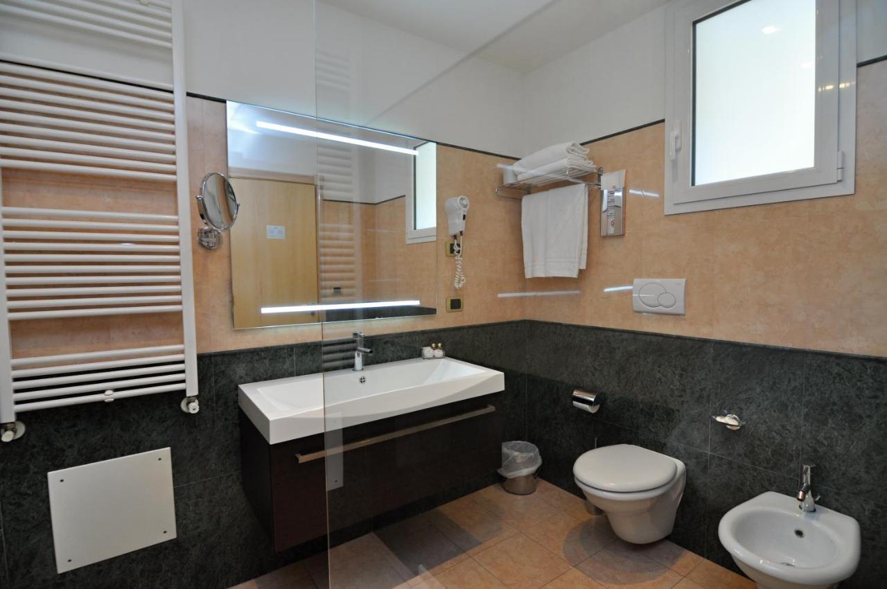 Hotel Falli ปอร์โตเชซาเรโอ ภายนอก รูปภาพ